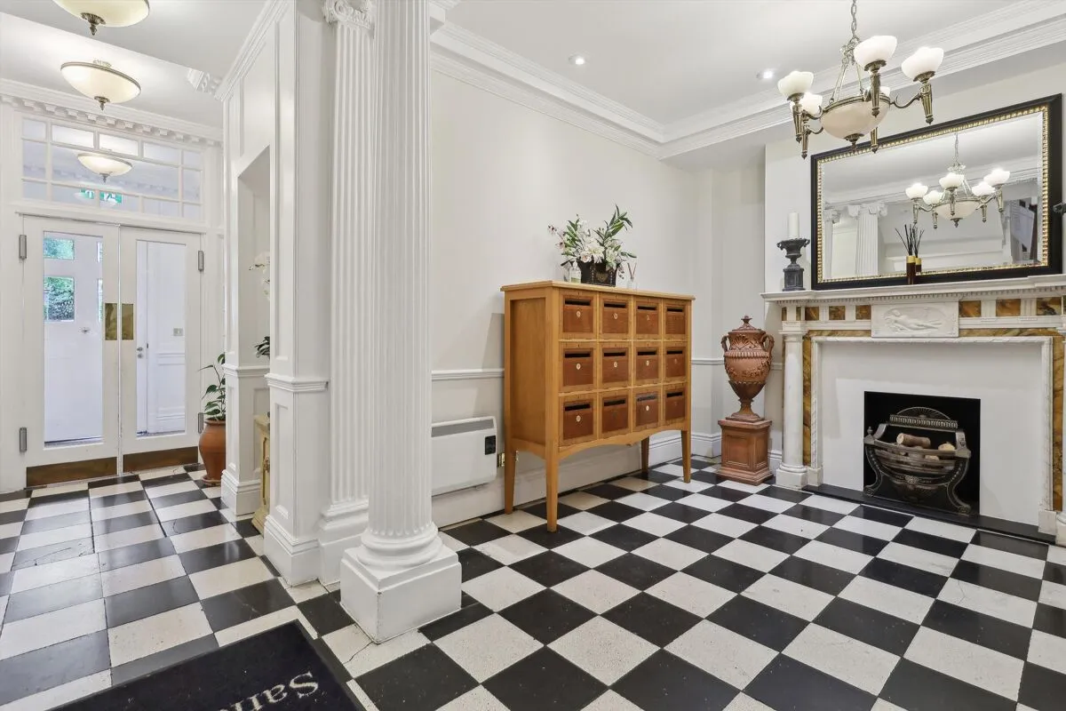 High Street, Esher, KT10, photo 12