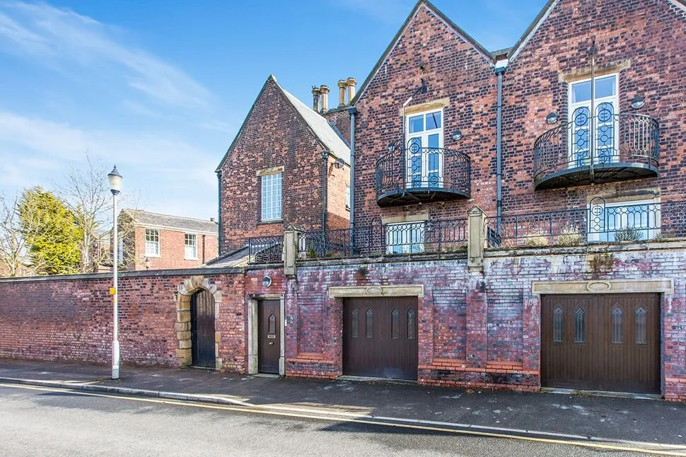 3 bed house to rent — East Cliff, Preston, PR1