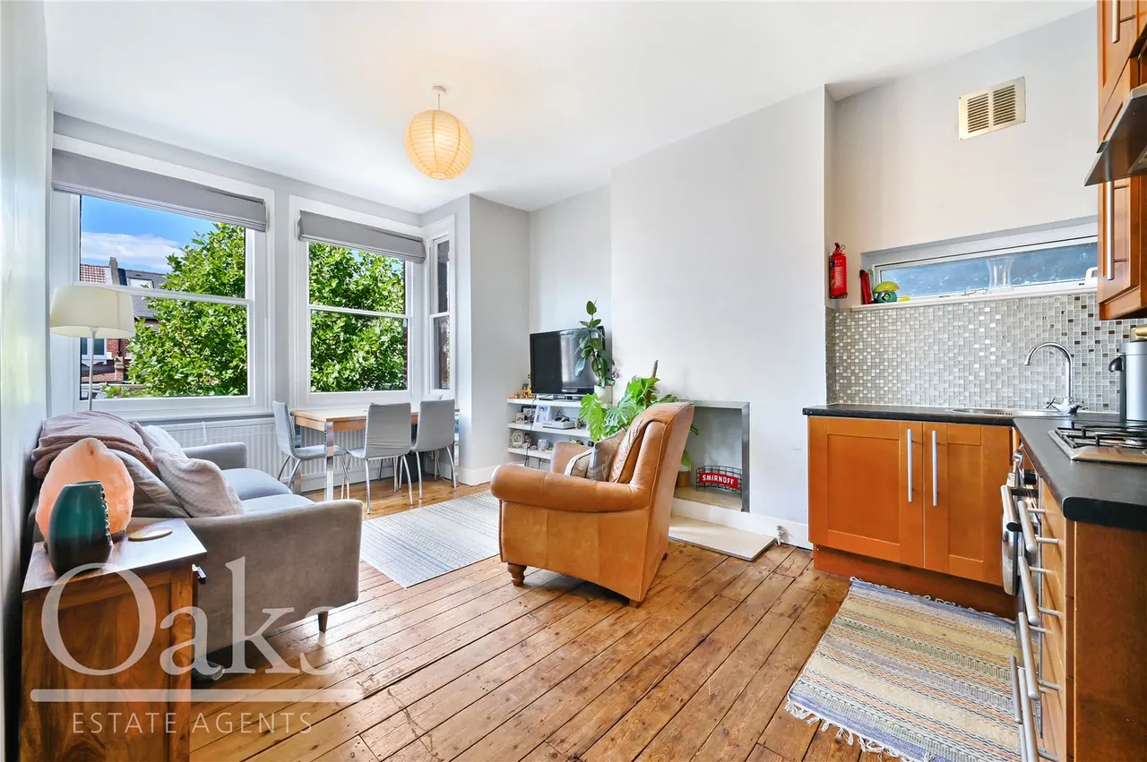 2 bed flat for sale, Gleneagle Road, Streatham, SW16