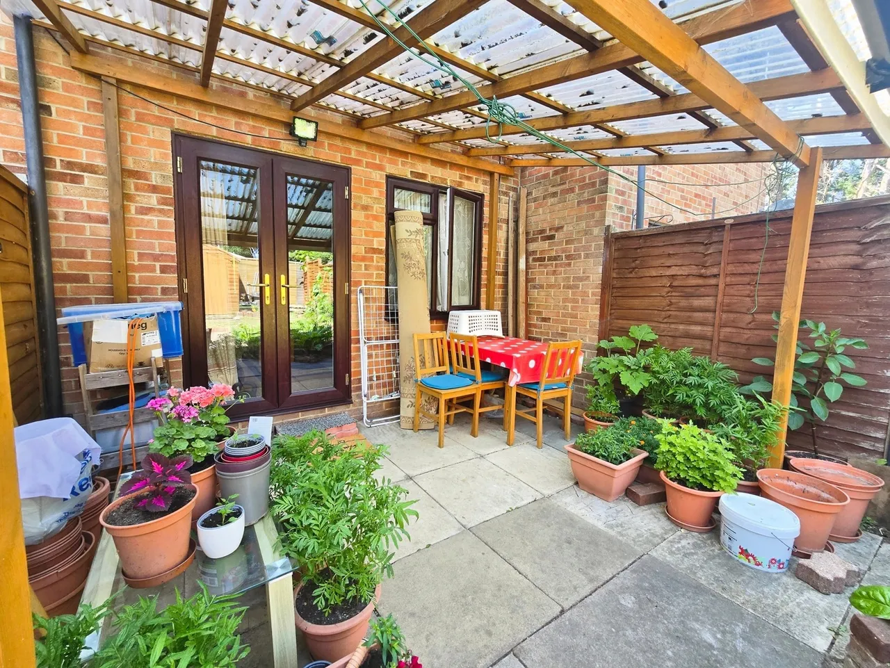 Britten Close, Ash, Surrey, GU12 6LS, photo 11