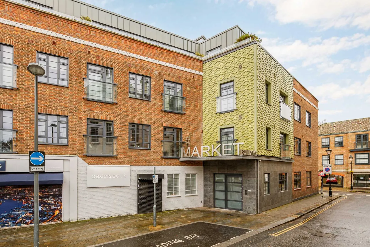 1 bed flat for sale, Market Place, Brentford, TW8