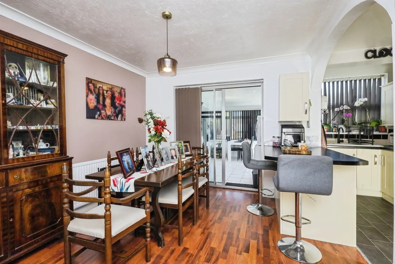 Lottbridge Drive, Eastbourne, BN22, photo 6