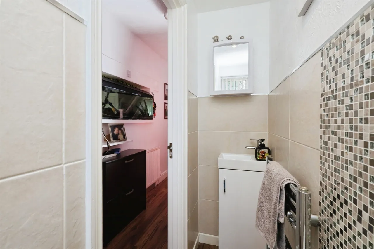 Lottbridge Drive, Eastbourne, BN22, photo 14