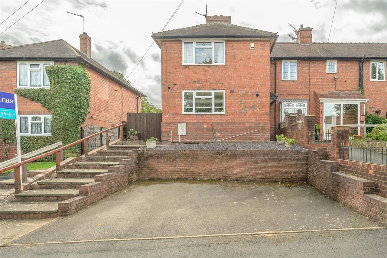 2 bed house for sale, Leonard Road, Wollaston, DY8