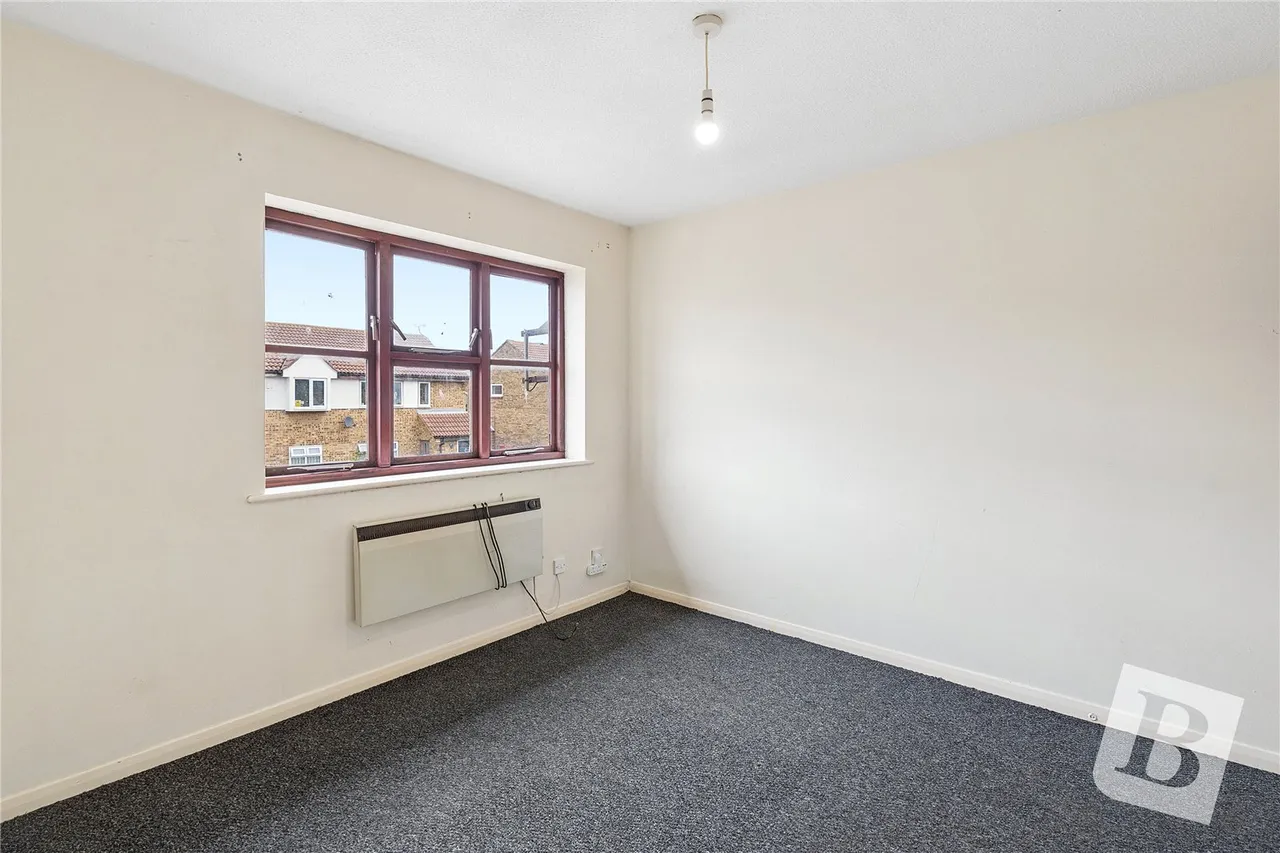 Kipling Avenue, Tilbury, RM18, photo 5