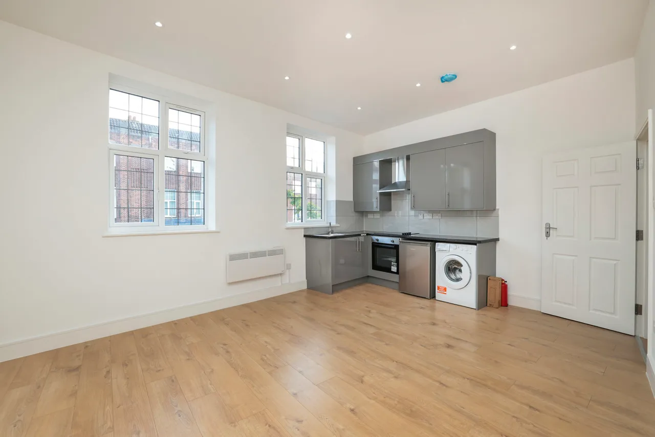 High Street, Ruislip Fees Apply, HA4, photo 6