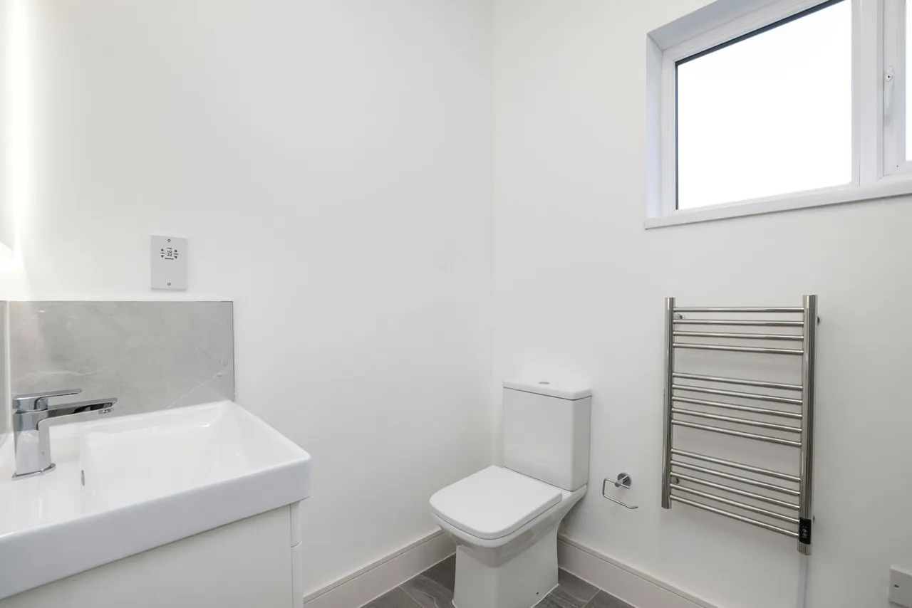 High Street, Ruislip Fees Apply, HA4, photo 9