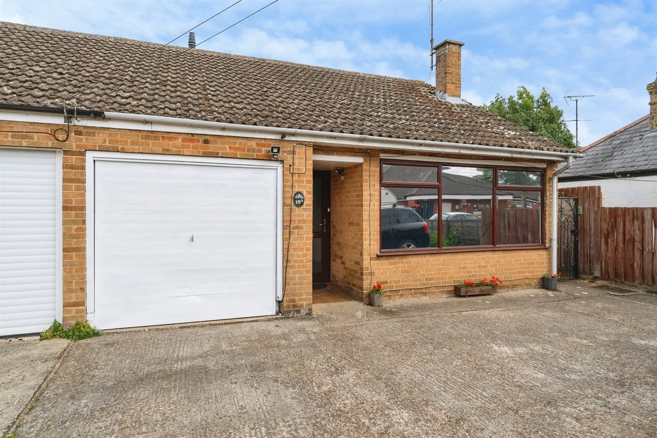 2 bed house for sale — Robingoodfellows Lane, March