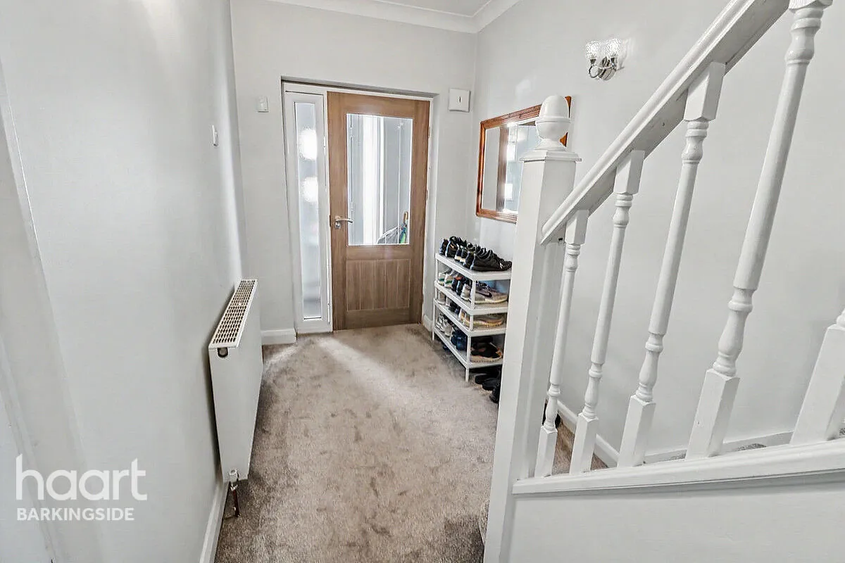 Oakleafe Gardens, Barkingside, IG6, photo 7