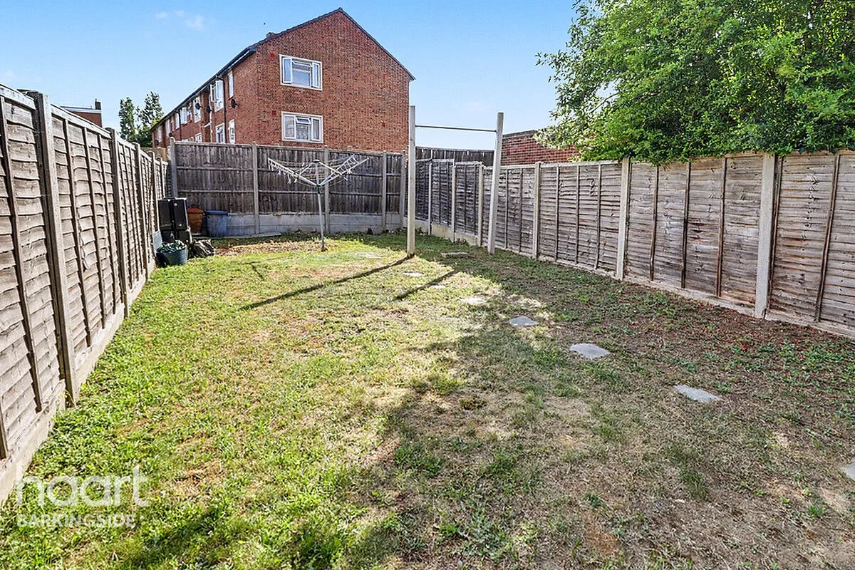 Oakleafe Gardens, Barkingside, IG6, photo 18