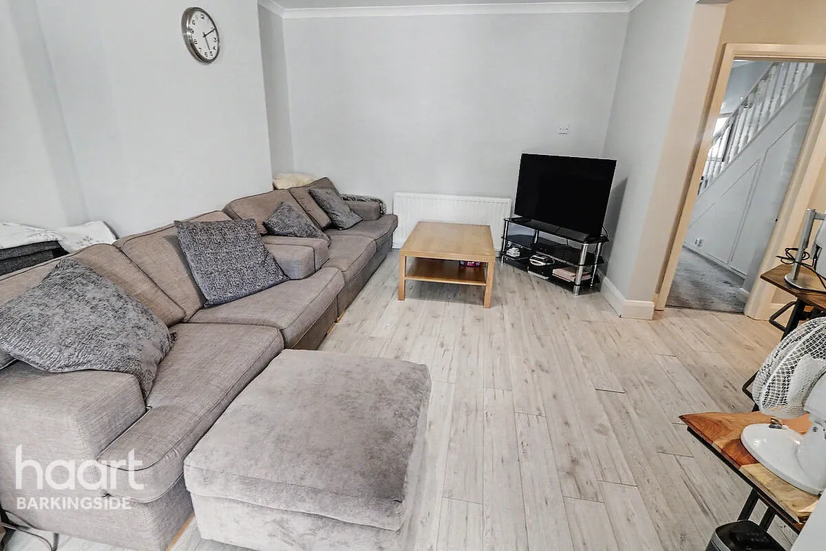 Oakleafe Gardens, Barkingside, IG6, photo 8