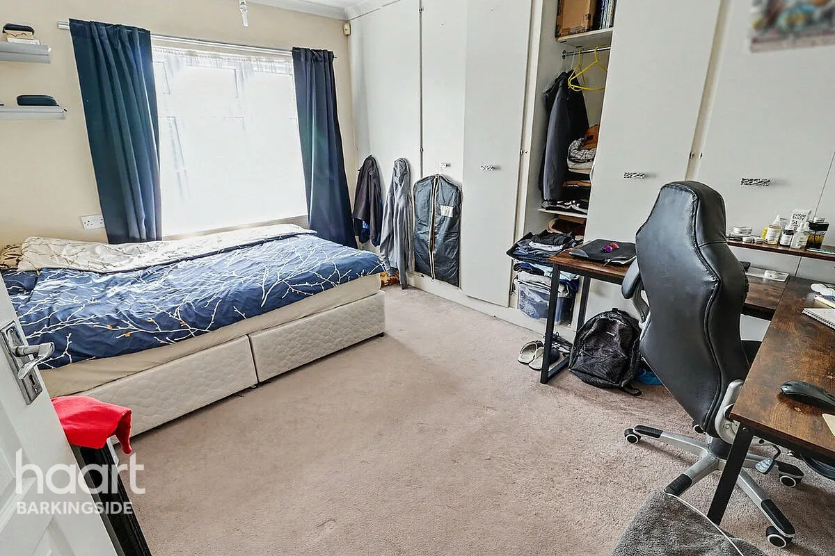 Oakleafe Gardens, Barkingside, IG6, photo 13