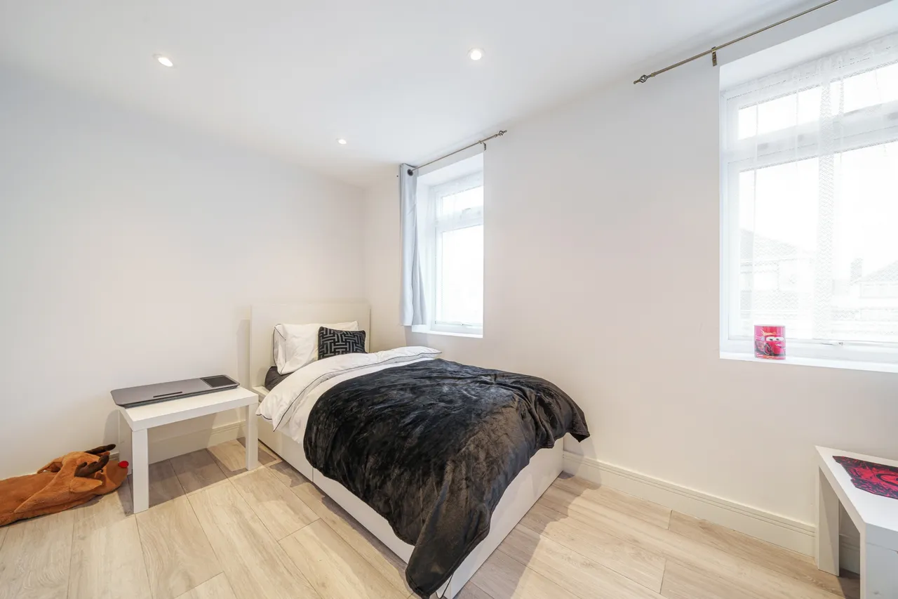 Bulls Bridge Road, Southall, UB2, photo 6