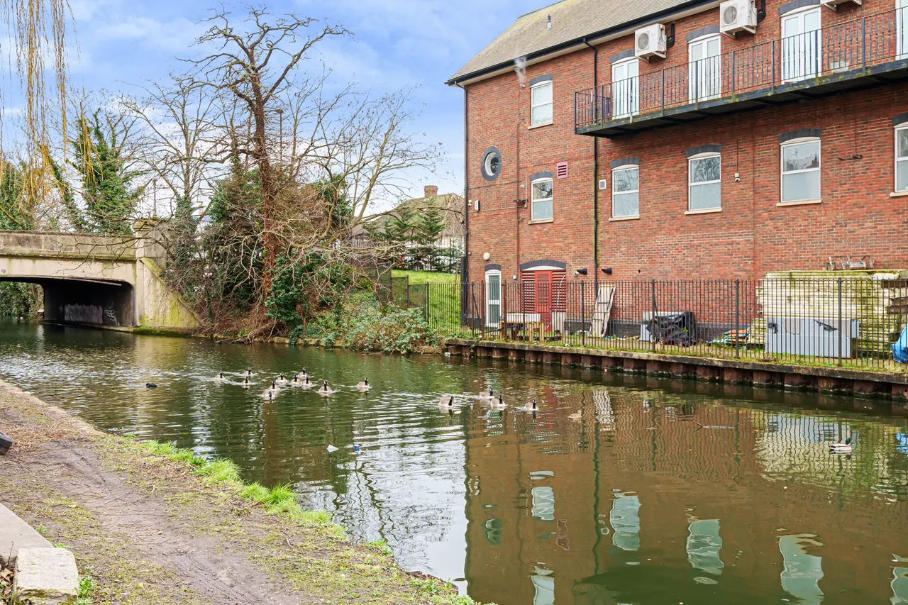 Bulls Bridge Road, Southall, UB2, photo 14