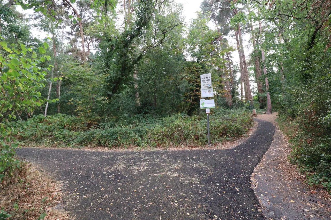 Greenways, Fleet, Hampshire, GU52 7XD, photo 15