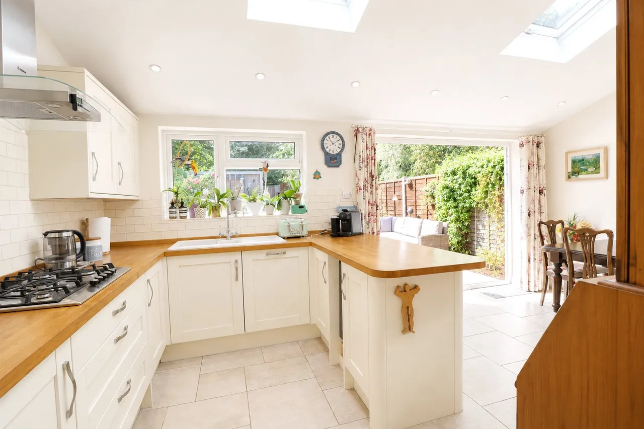Greenways, Fleet, Hampshire, GU52 7XD, photo 12
