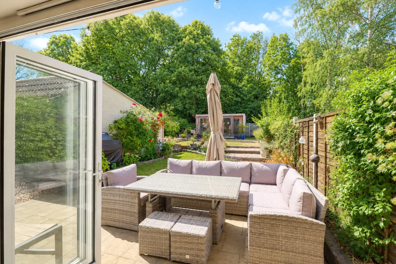 Greenways, Fleet, Hampshire, GU52 7XD, photo 4