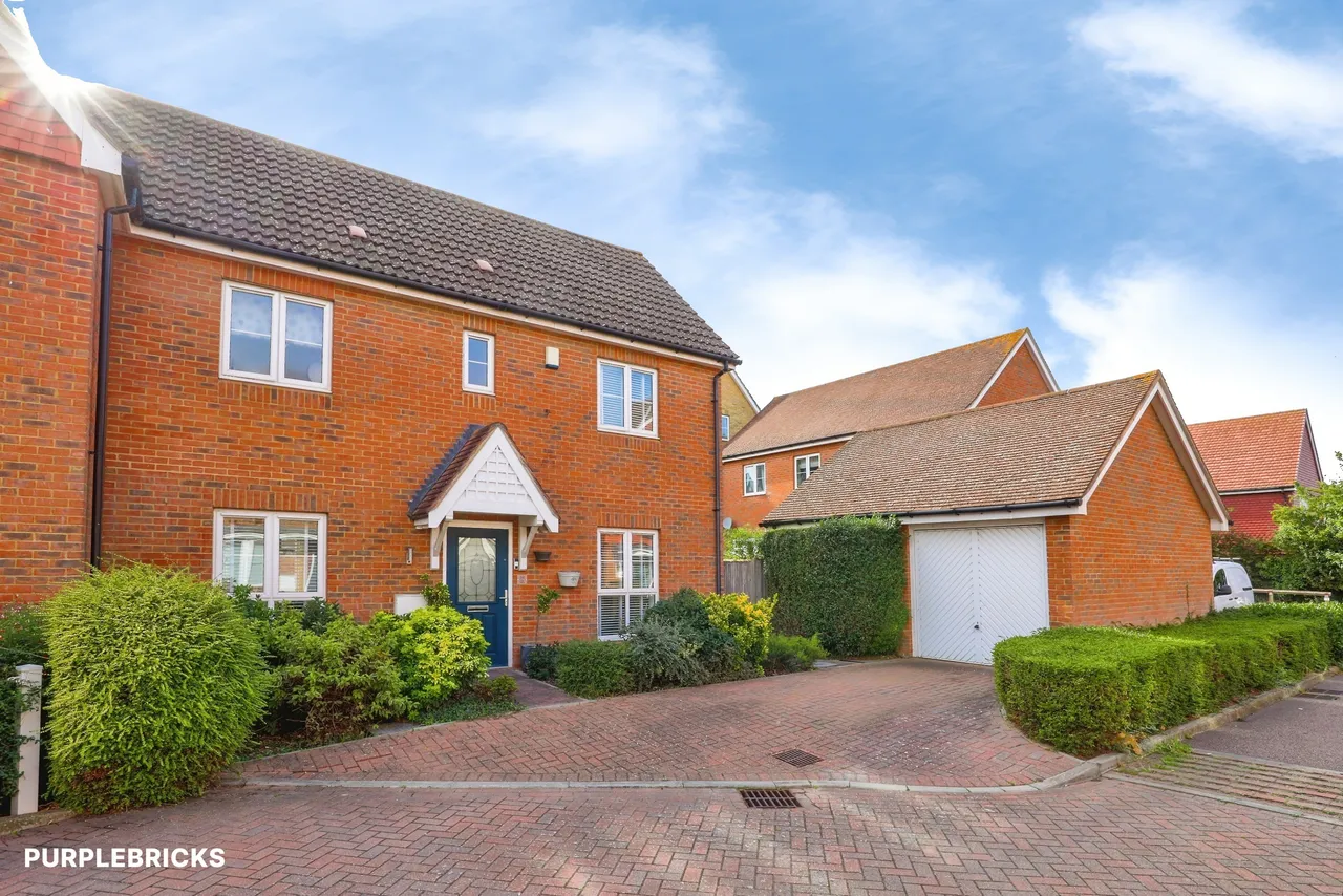 3 bed house for sale, The Fields, Rochester, ME3