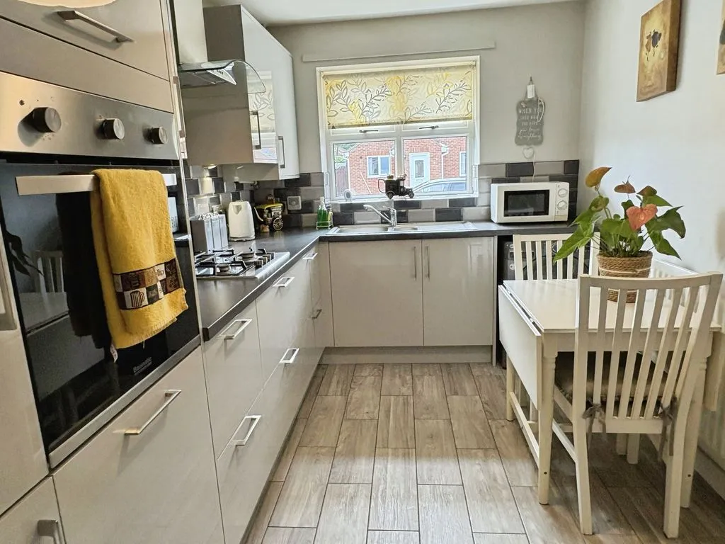 Newcastle Upon Tyne NE12 6GJ, NE12, photo 6