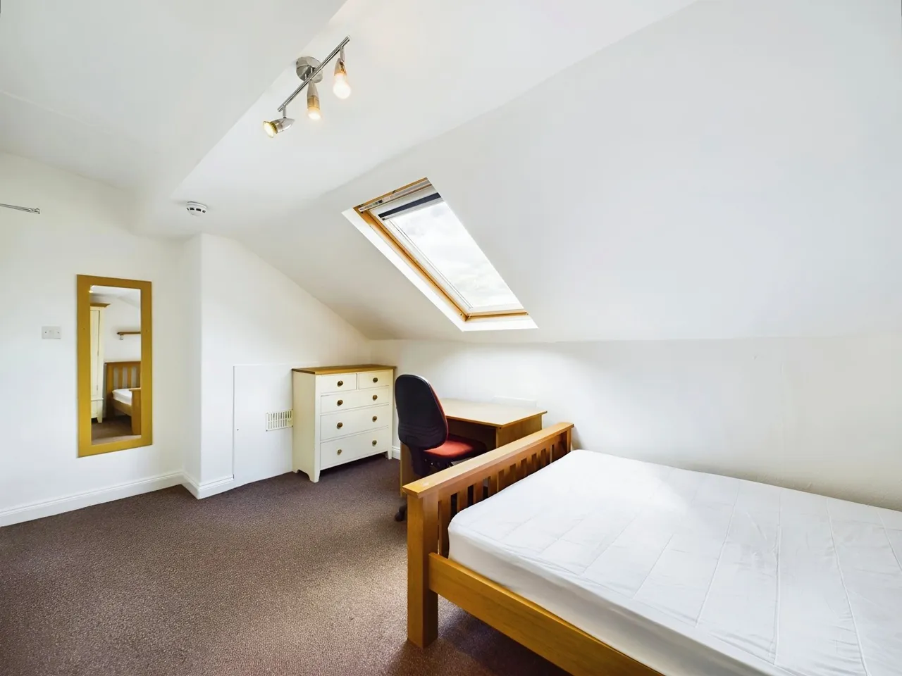 Queens Road, Hyde Park, LS6, photo 30