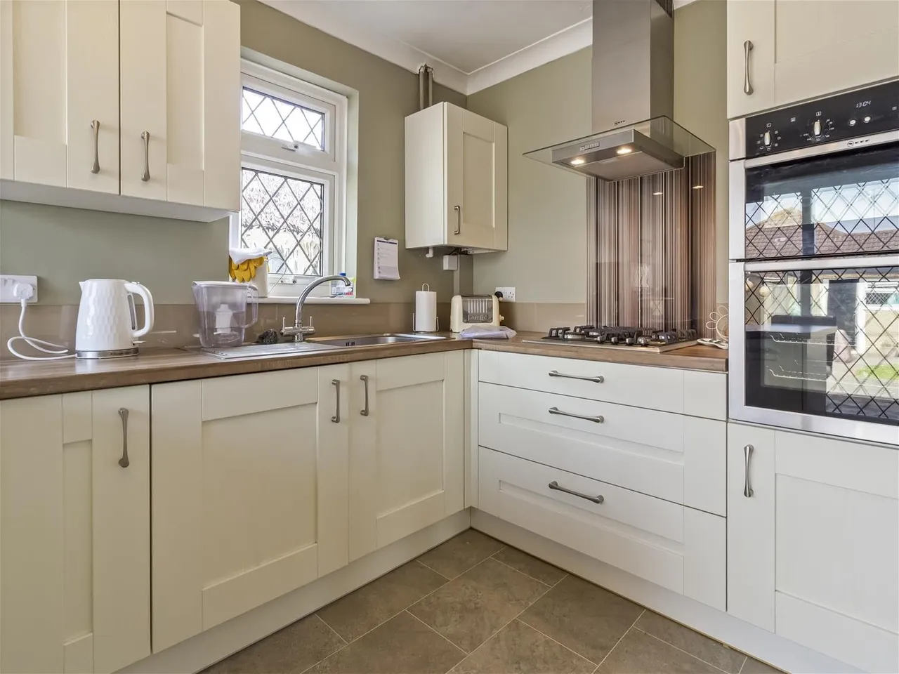 Rothesay Close, Worthing, photo 6