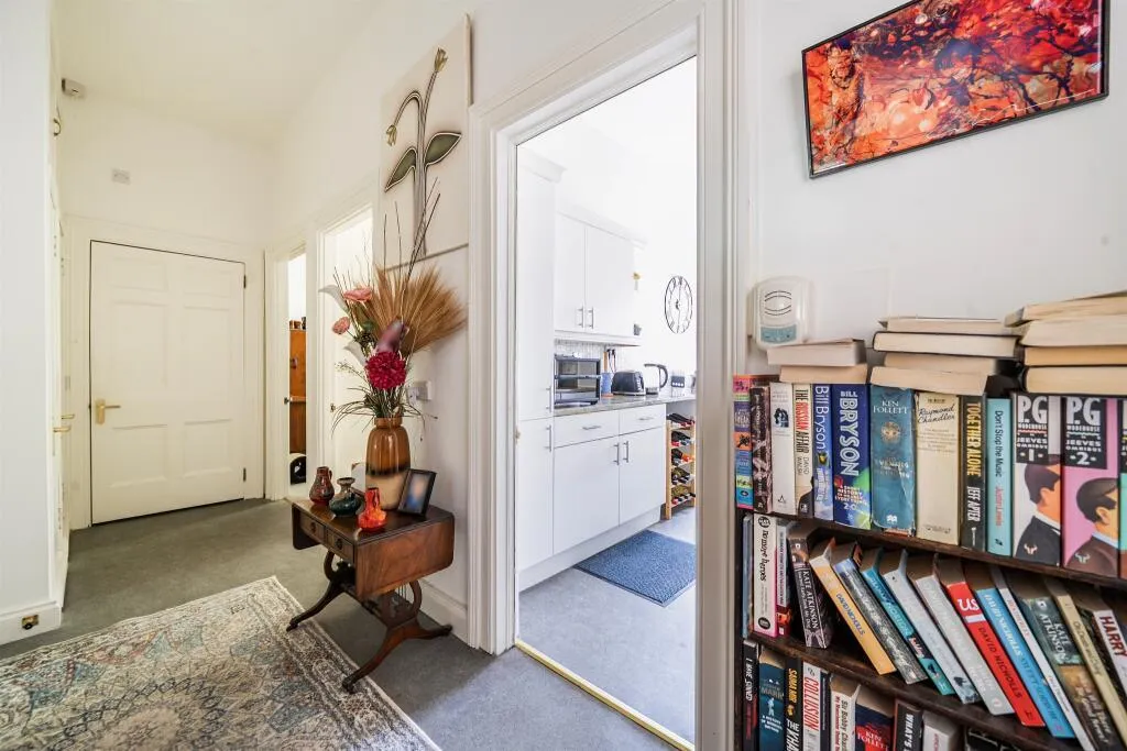 Westerleigh Road, Bristol, BS16, photo 5