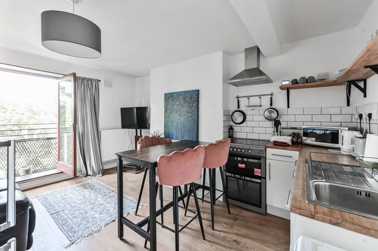 27 Haden Court, Lennox Road, London, photo 3