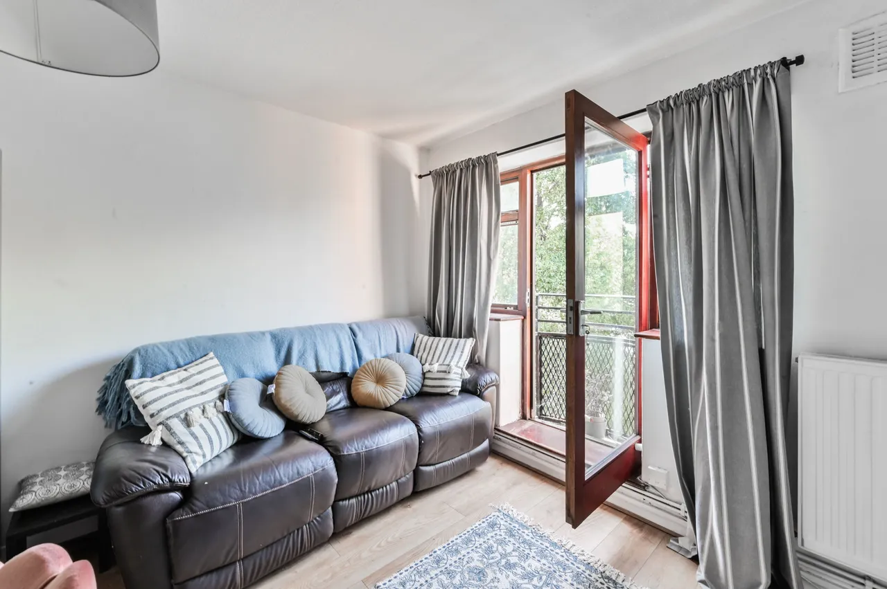 27 Haden Court, Lennox Road, London, photo 2