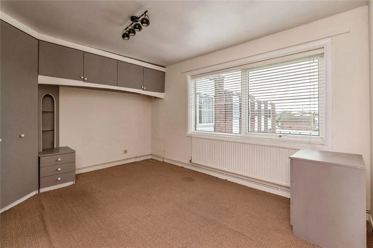 Thorpe Hall Avenue, Southend-on-Sea, Essex, SS1, photo 12
