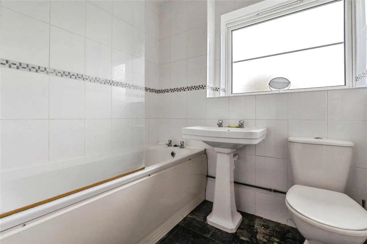 Thorpe Hall Avenue, Southend-on-Sea, Essex, SS1, photo 8