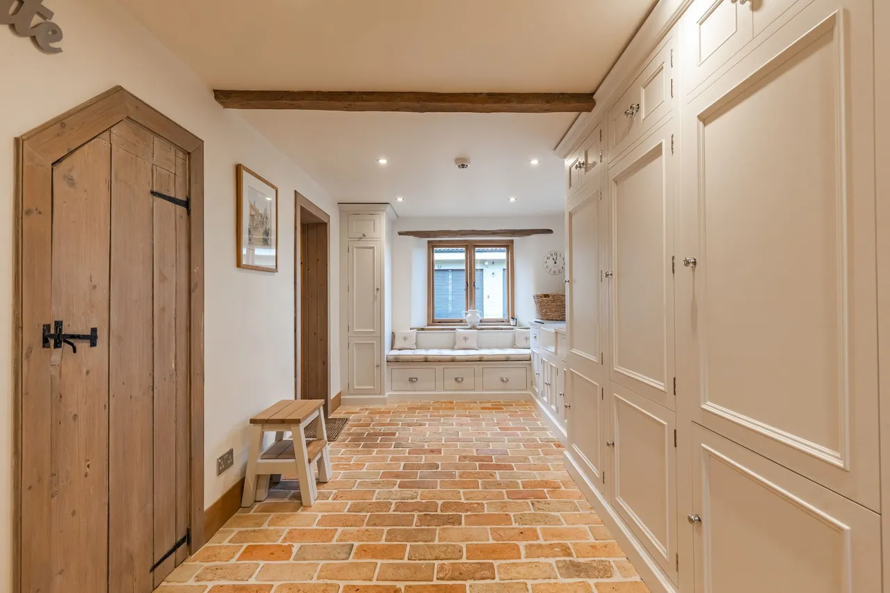 Beauty, Privacy and Refinement in Sax, photo 12