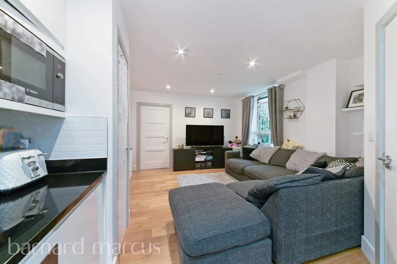 South Street, Epsom, KT18, photo 4