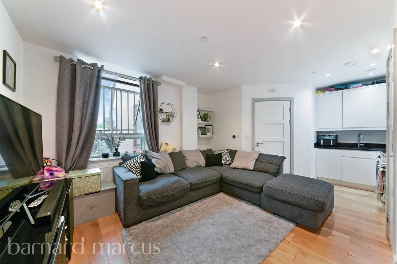 South Street, Epsom, KT18, photo 2