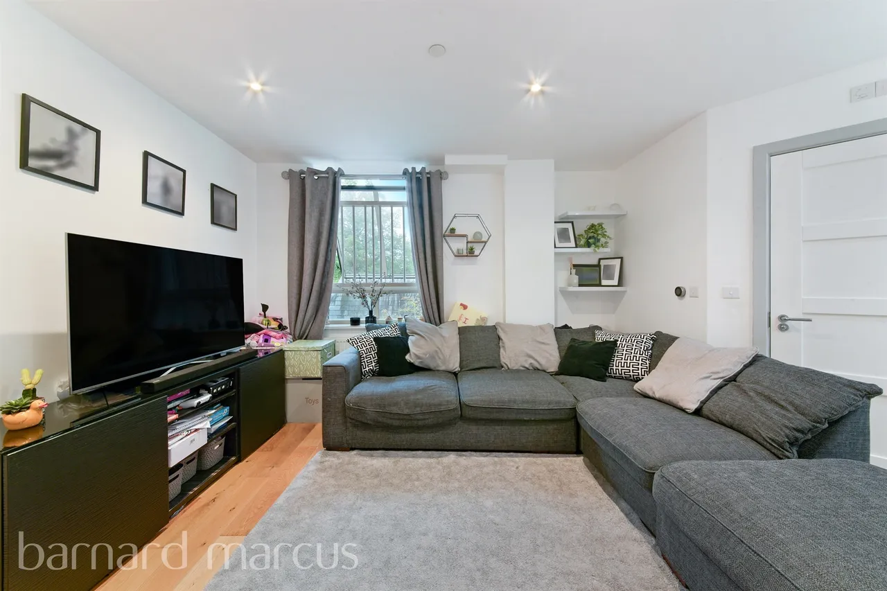 South Street, Epsom, KT18, photo 3