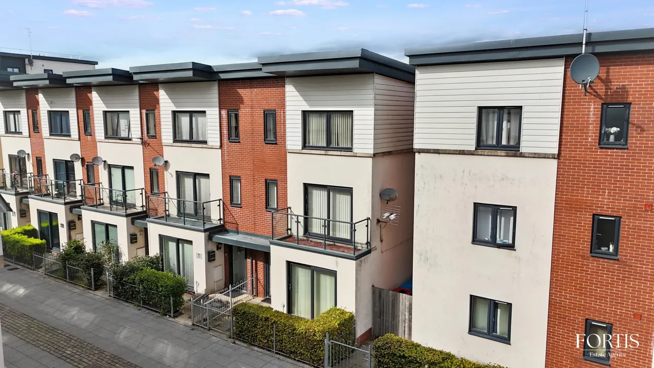 4 bed house for sale, Millennium Walk, Newport, NP19