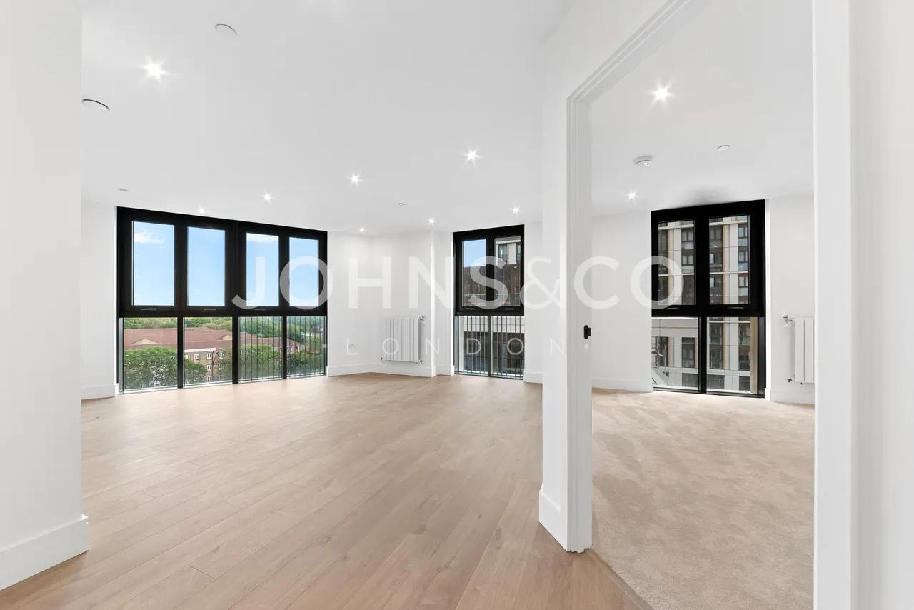 Rewood Tower, Twelve Trees Park, E16, photo 5