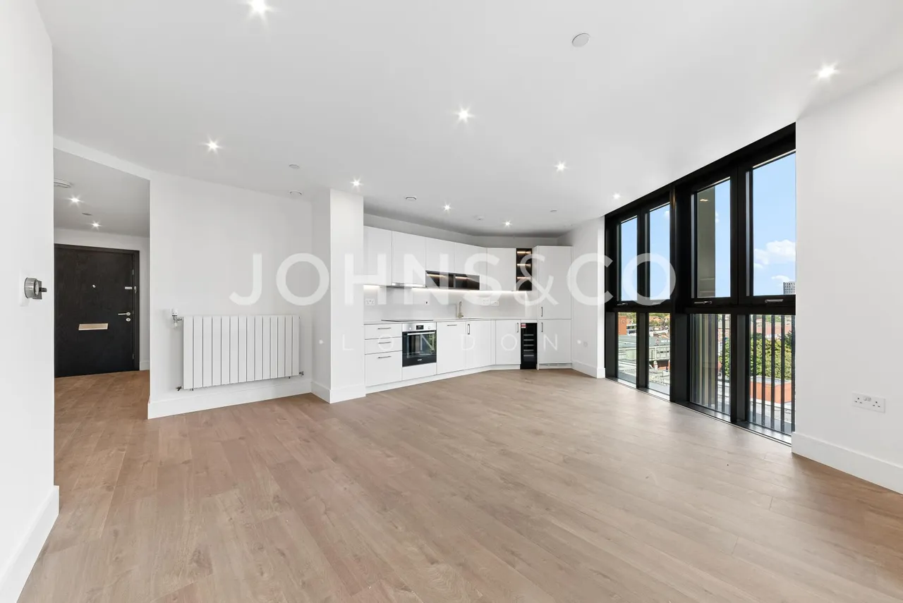 Rewood Tower, Twelve Trees Park, E16, photo 4