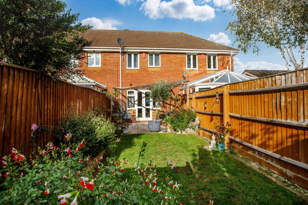 Parolles Close, Heathcote, CV34, photo 2