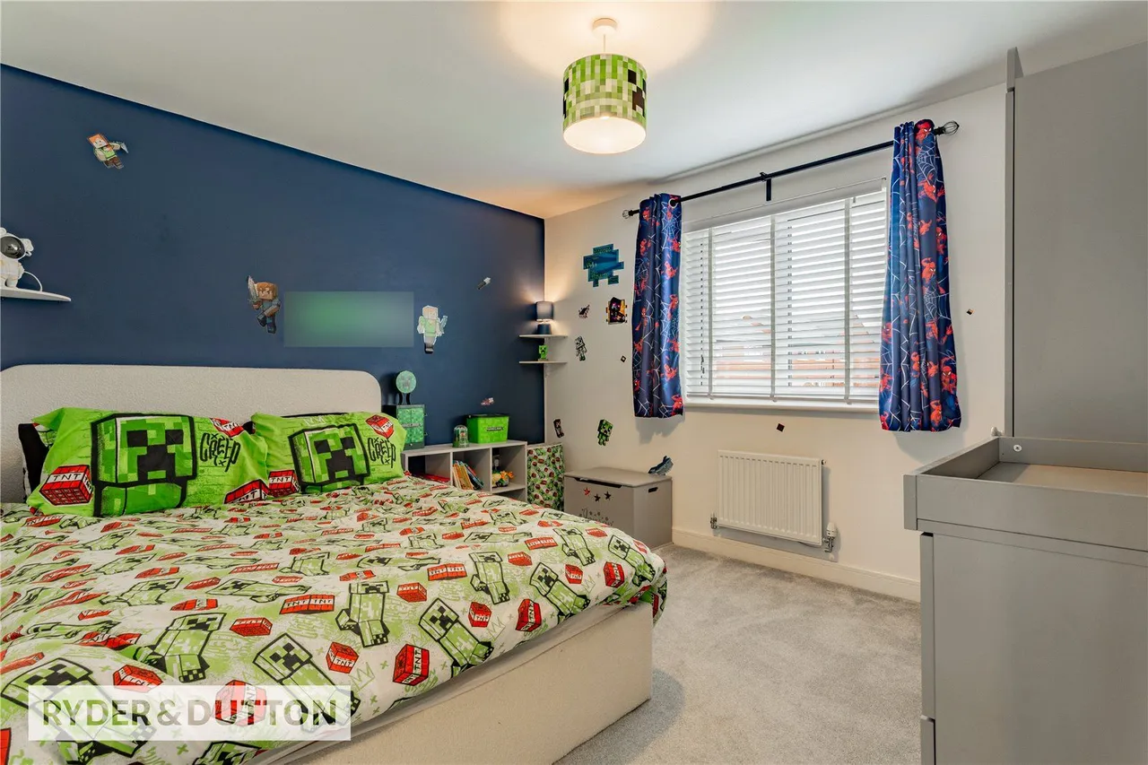 Textile Close, East Hollinsfield, M24, photo 19