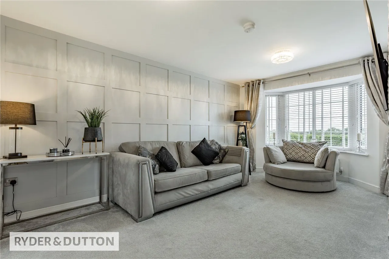 Textile Close, East Hollinsfield, M24, photo 7