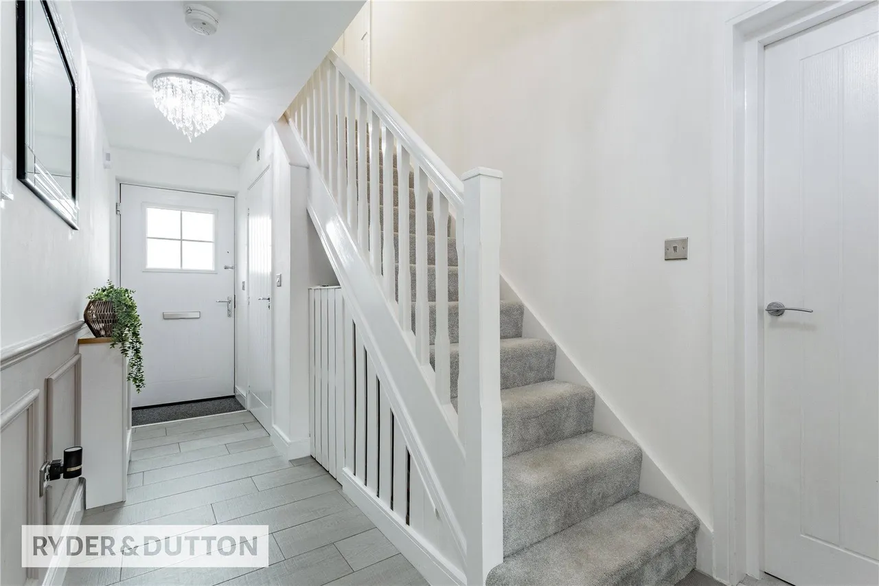 Textile Close, East Hollinsfield, M24, photo 25