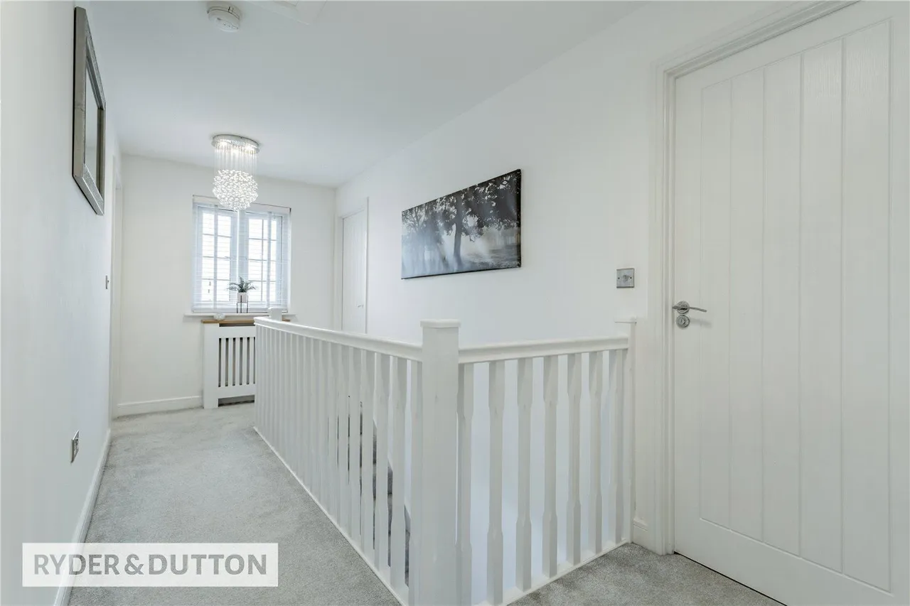 Textile Close, East Hollinsfield, M24, photo 23