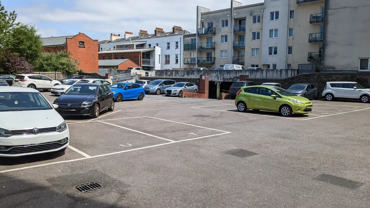 Empire House, Cardiff Bay, photo 16