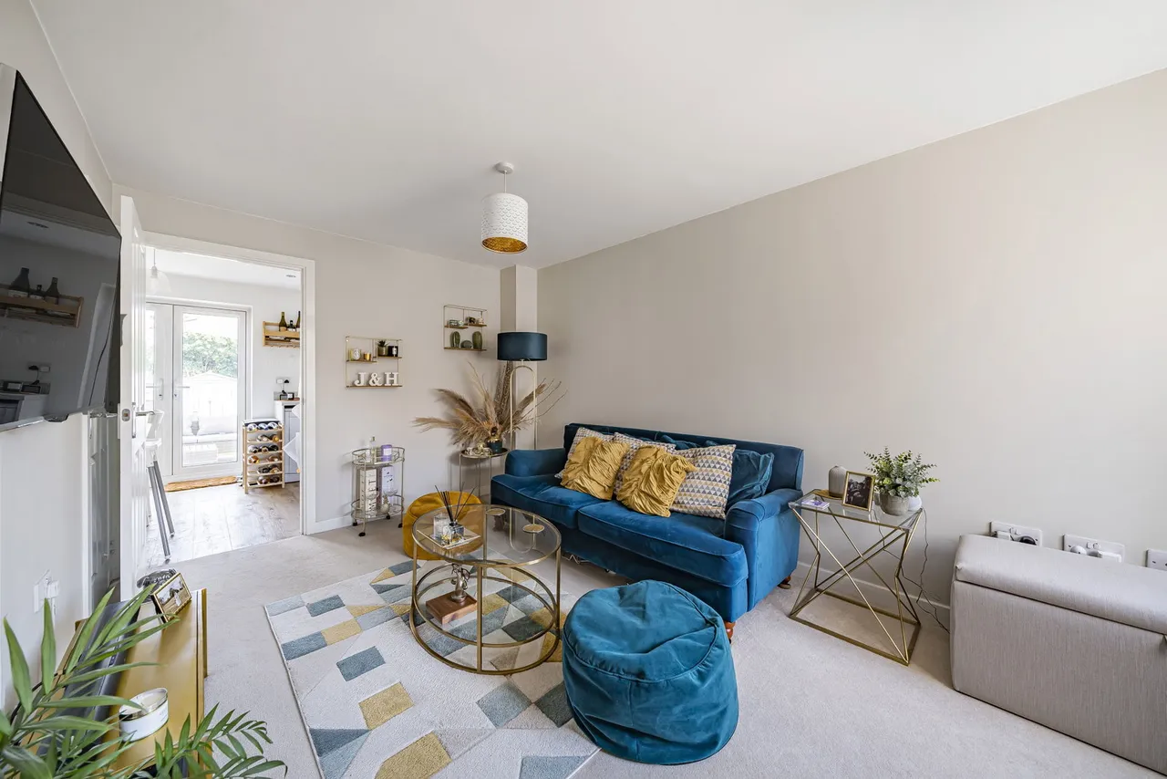 2 bed house for sale — Lily Road, Frome