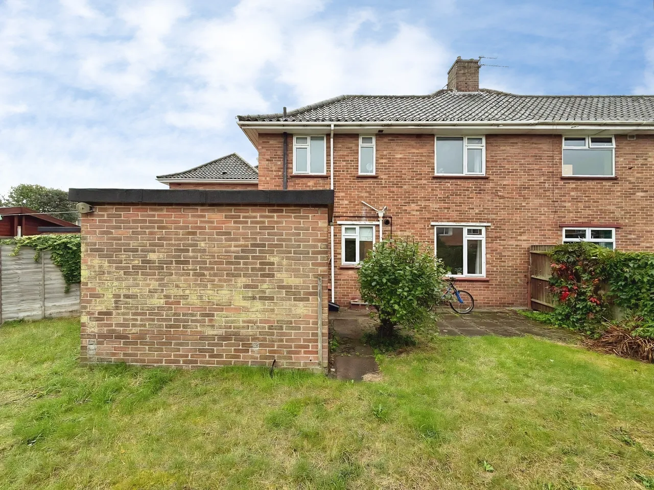 3 bed house to rent — Sotherton Road, NR4 7DB