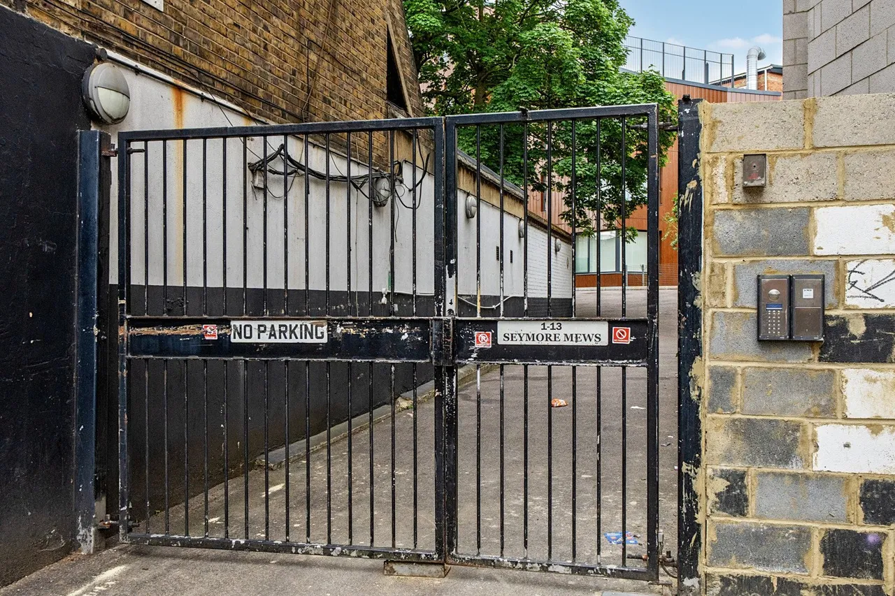 New Cross Road, SE14, photo 18