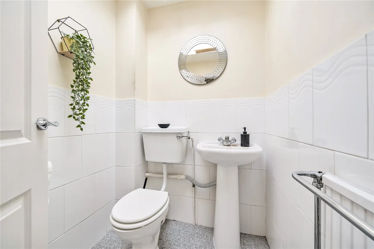 Barnes Court, Station Road, New Barnet, Hertfordshire, EN5 1QY, photo 12