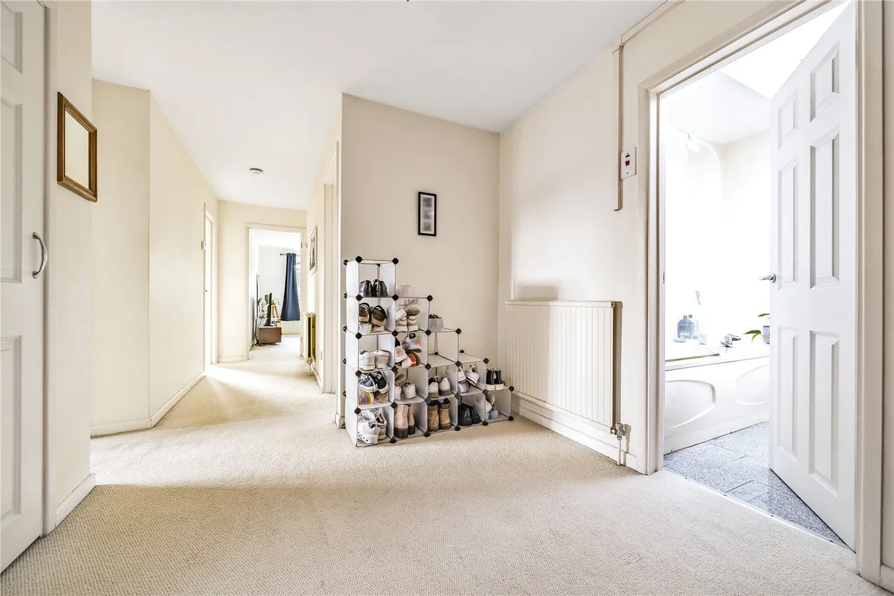 Barnes Court, Station Road, New Barnet, Hertfordshire, EN5 1QY, photo 13