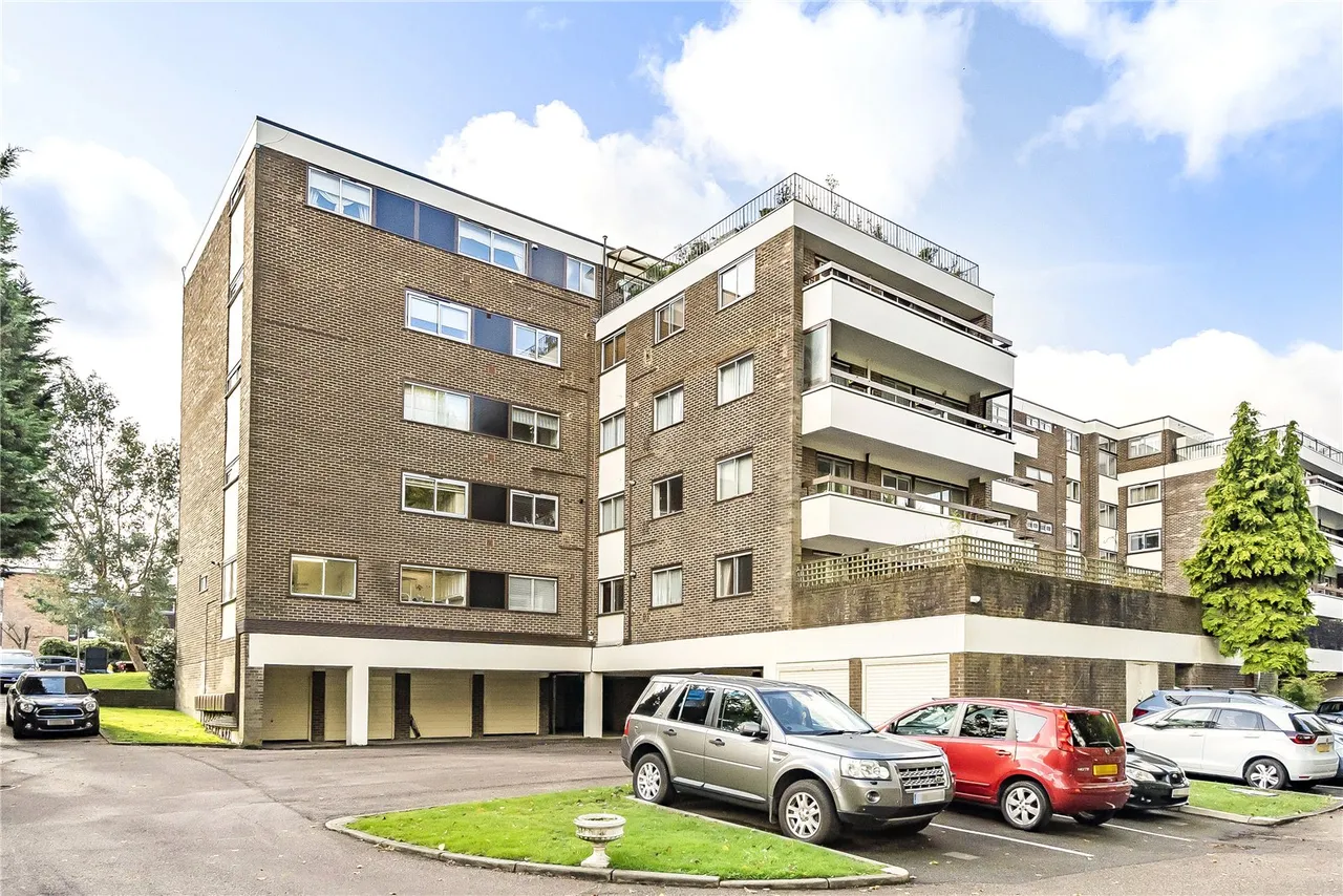 Barnes Court, Station Road, New Barnet, Hertfordshire, EN5 1QY, photo 17