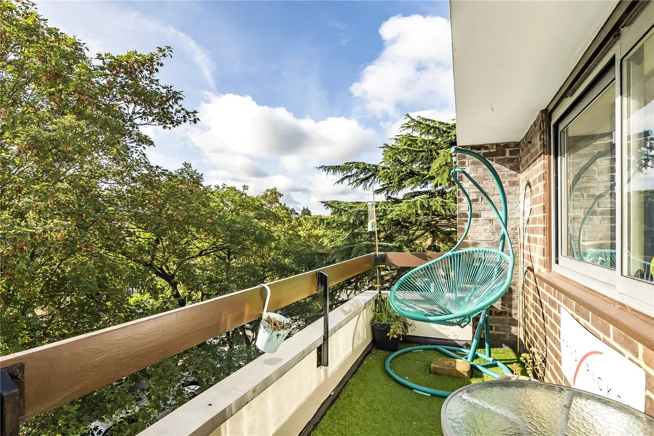 Barnes Court, Station Road, New Barnet, Hertfordshire, EN5 1QY, photo 15